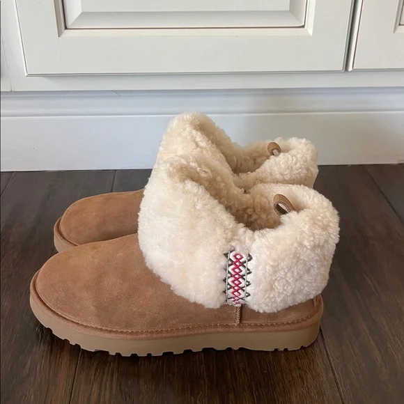 NWT Ugg Ultra Mini  Braided Boots - Picture 8 of 12
